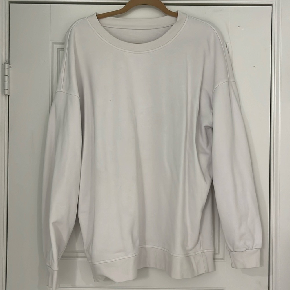Lululemon white perfectly oversized crew sweatshirt. Great condition